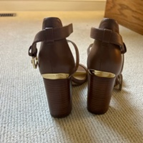 🌿Michael Kors Women’s light brown sandals size 6🌿 - Picture 5 of 6